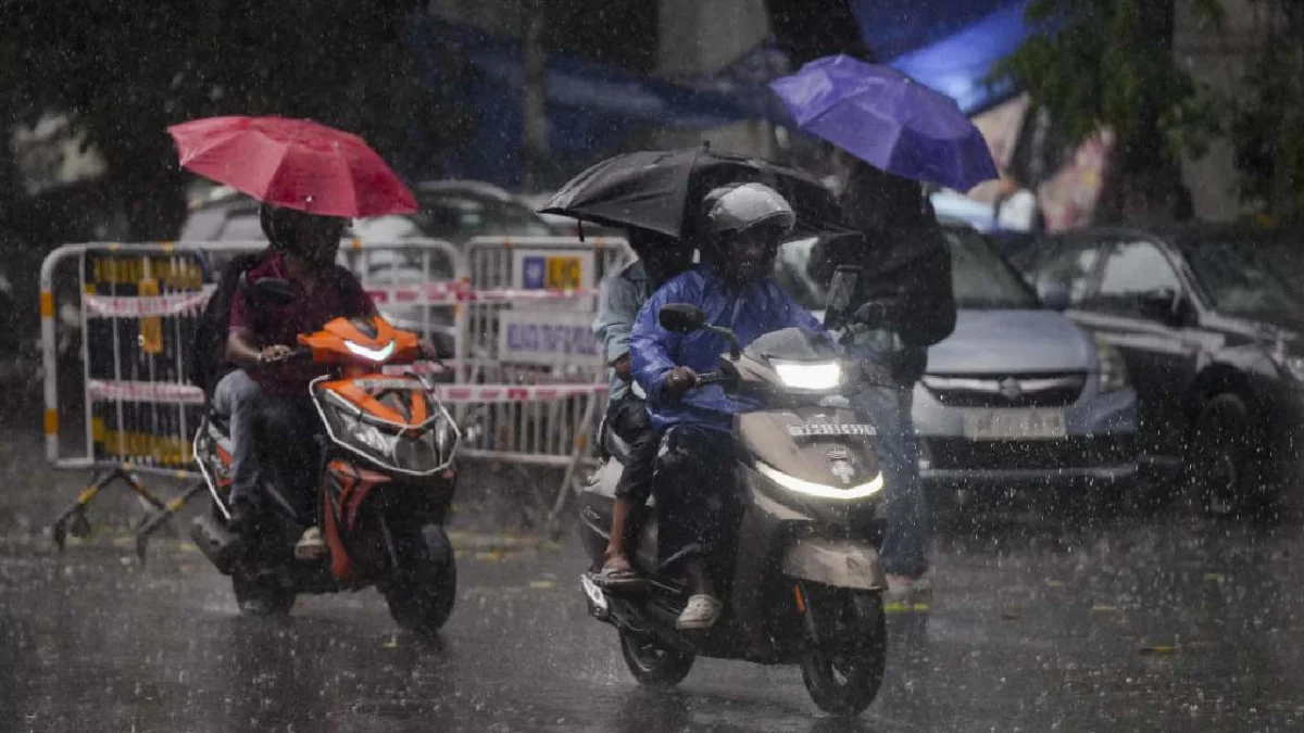 Heavy Monsoons Intensify Across West Bengal as Active Cyclonic Circulation Triggers Widespread Rainfall