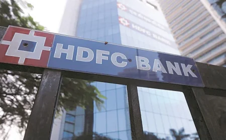 HDFC Bank Annual Report: Deputy MD Kaizad Bharucha Outearns CEO Sashidhar Jagdishan in FY26 Remuneration