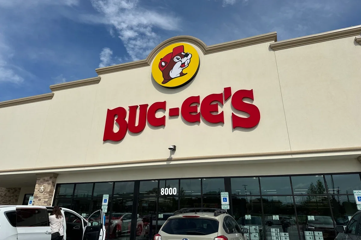 Buc-ee's Trademark Lawsuit Over Beaver Logo Sparks Backlash in Ohio