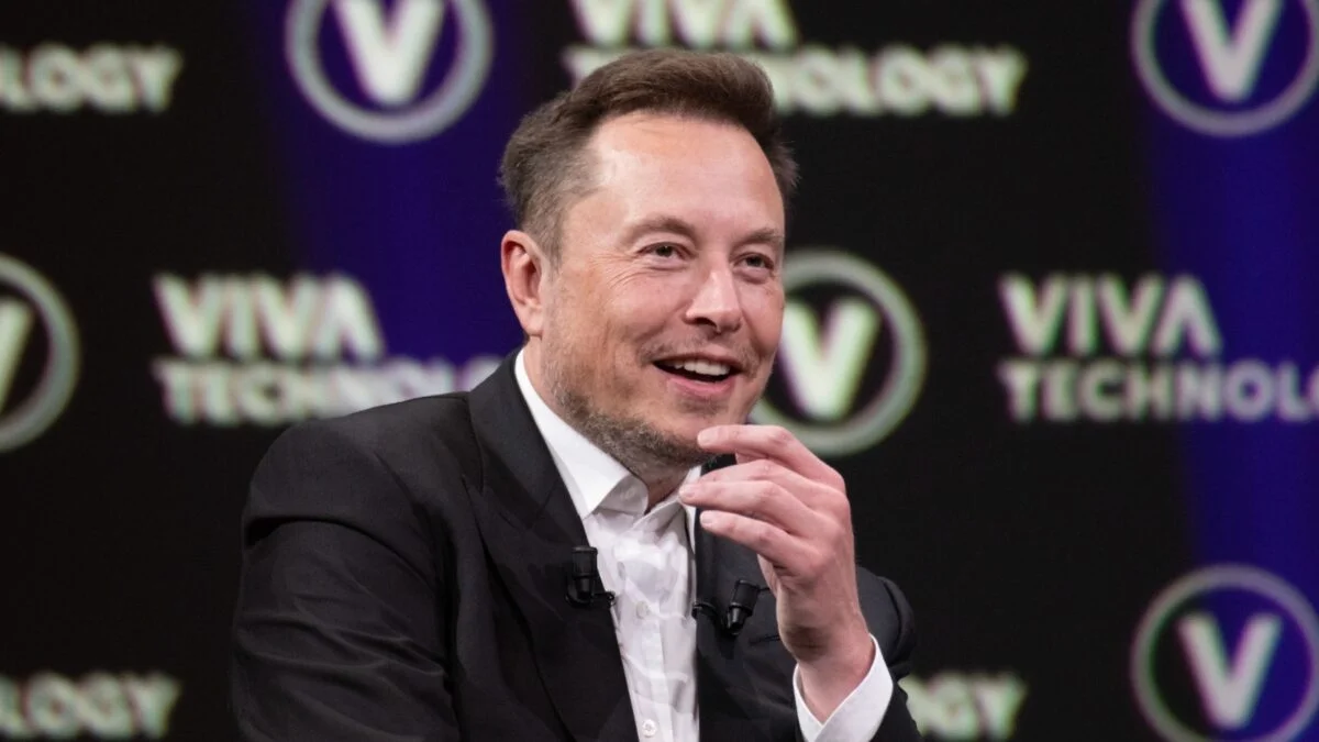 Elon Musk and Sam Altman Back AI Development Slowdown