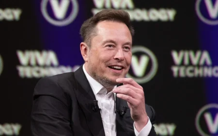 Elon Musk and Sam Altman Back AI Development Slowdown