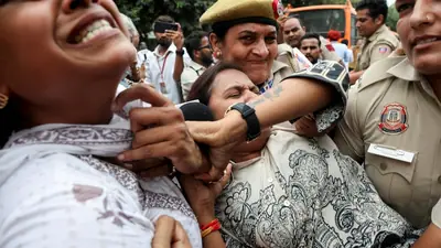 New Delhi protests: Breaking reports of injuries and mass detentions